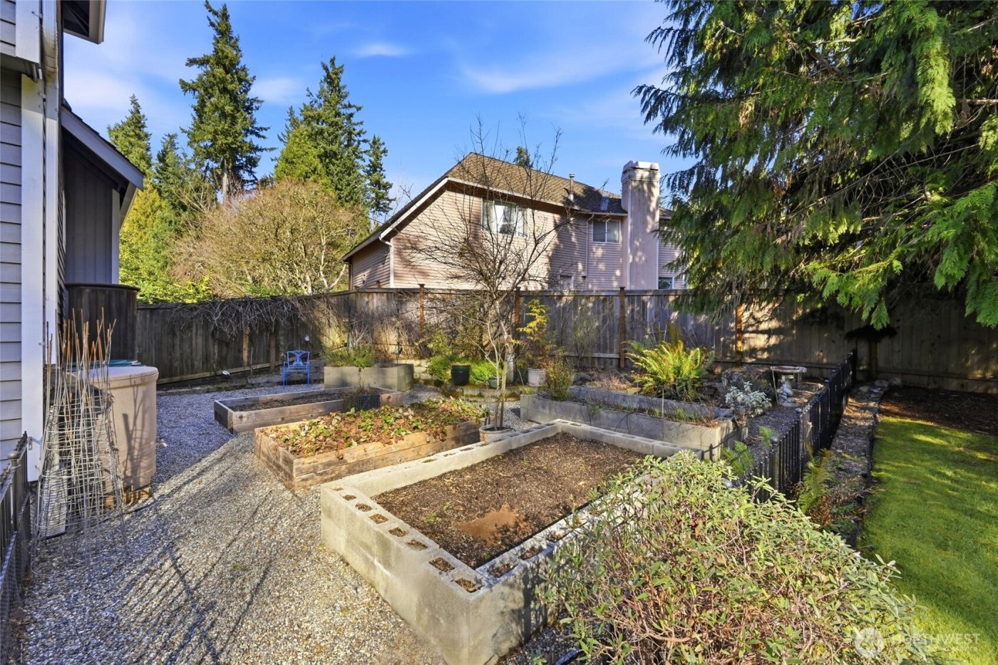 9604 215th Avenue NE, Redmond, WA 98053-7698