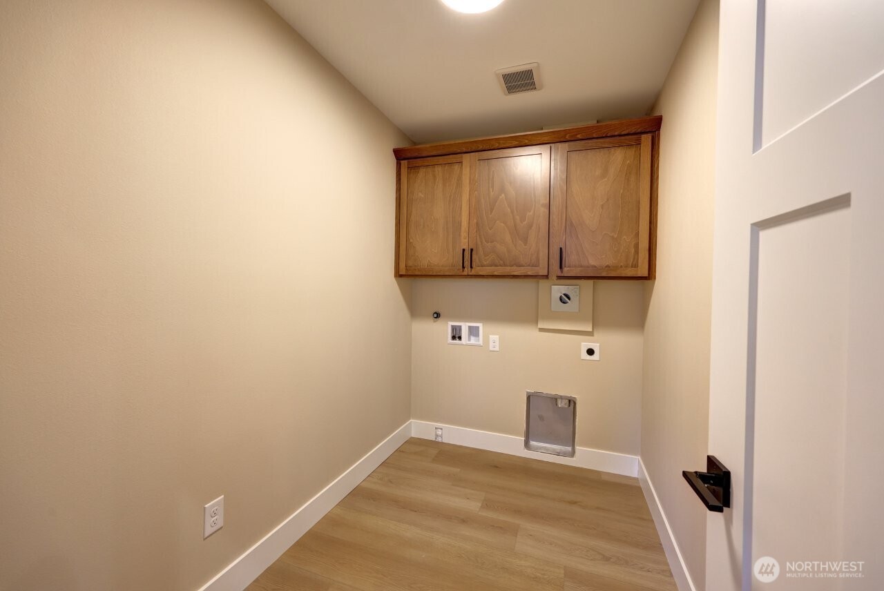 811 NE 357th Street , Ocean Park, WA 98640