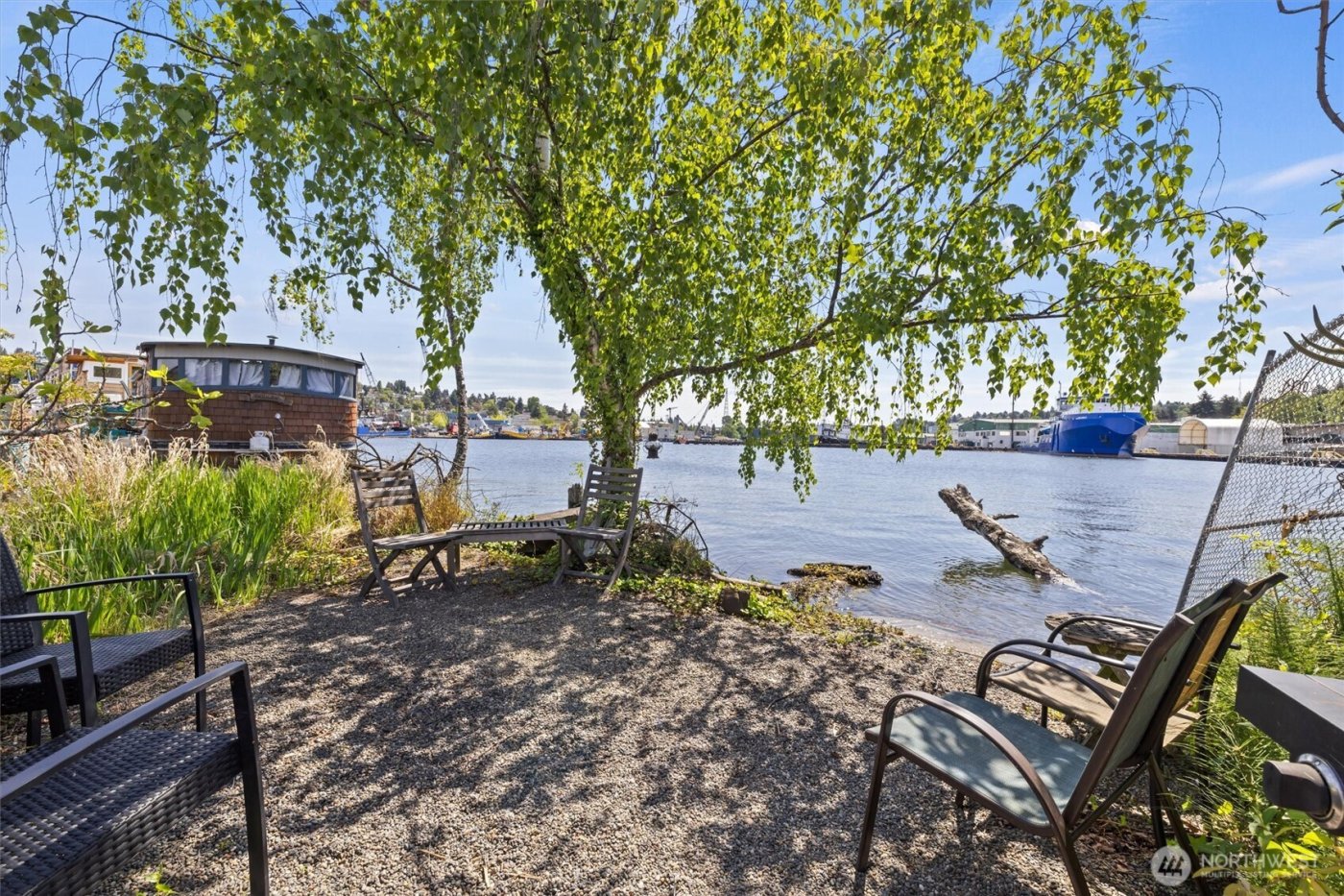 1080 W Ewing Place #0-P, Seattle, WA 98119