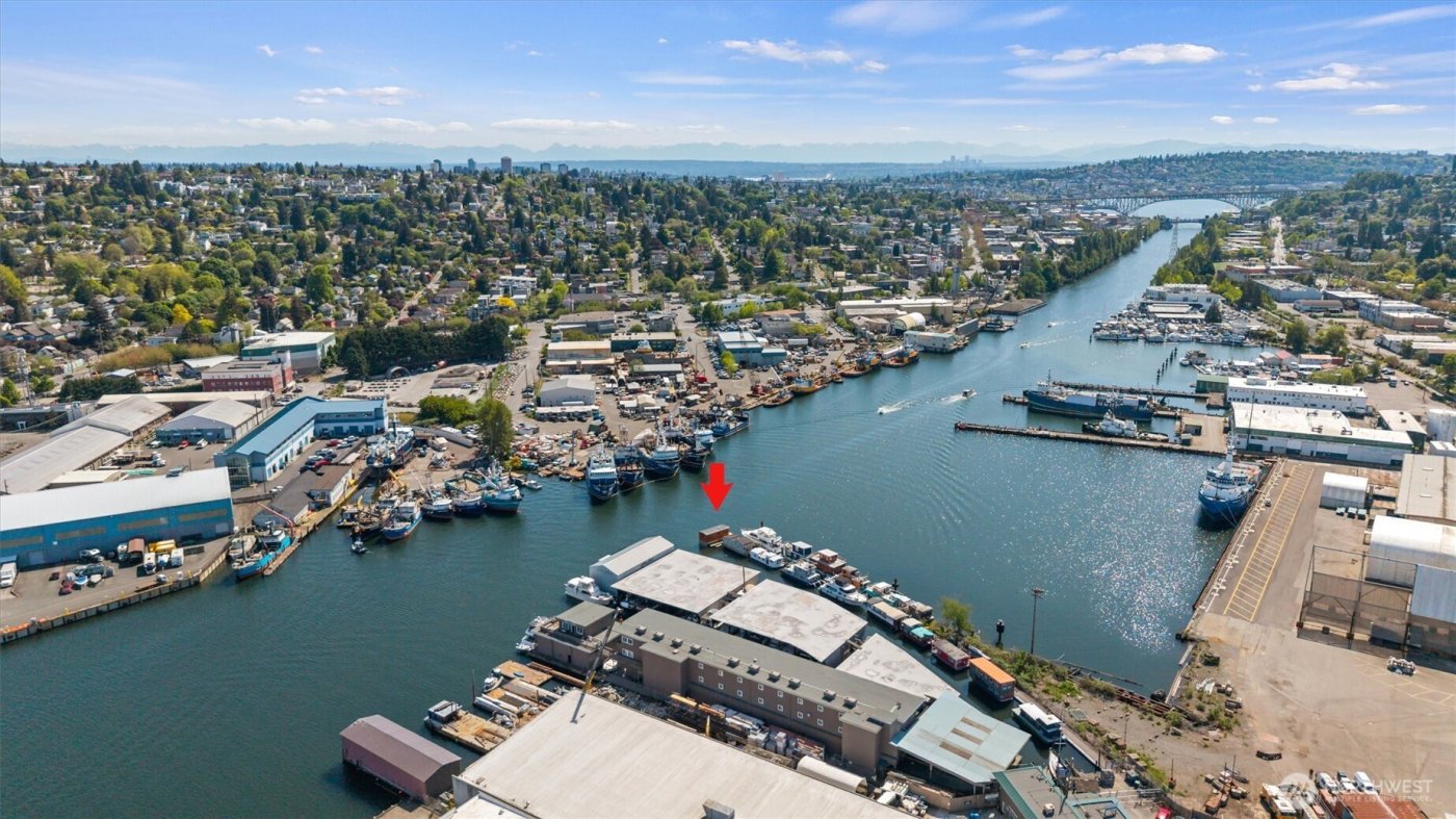 1080 W Ewing Place #0-P, Seattle, WA 98119