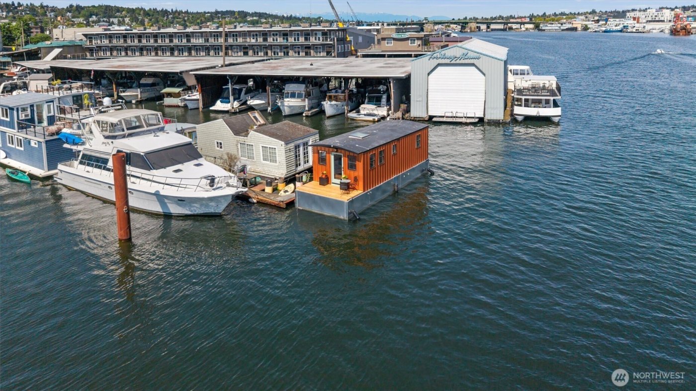 1080 W Ewing Place #0-P, Seattle, WA 98119