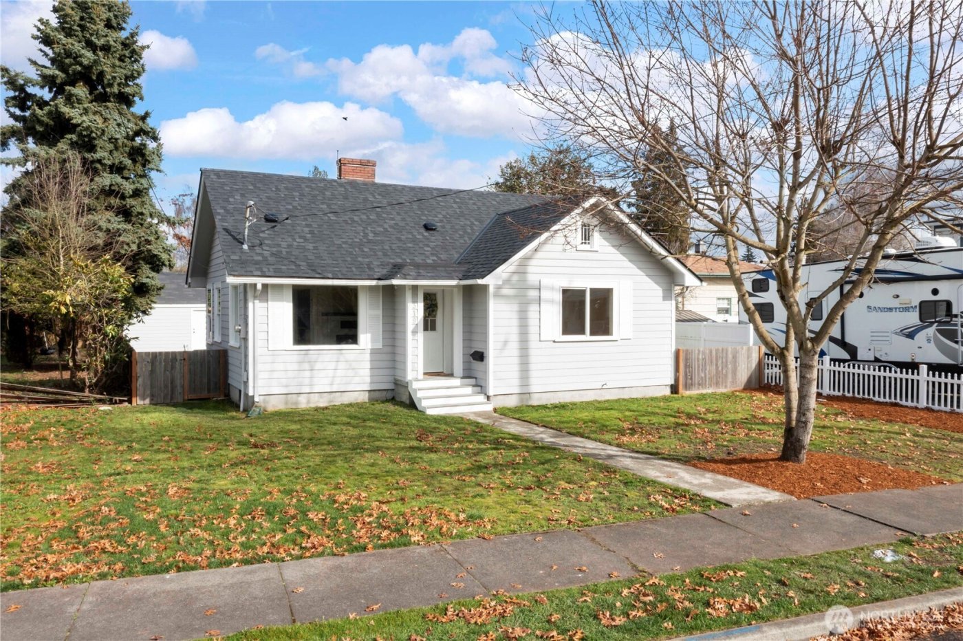 319 4th Avenue SE, Puyallup, WA 98372