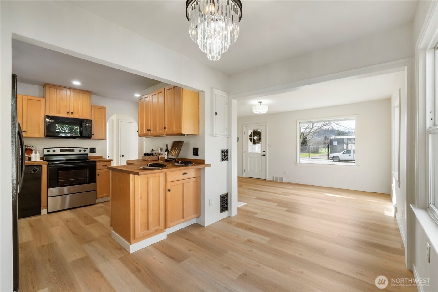 319 4th Avenue SE, Puyallup, WA 98372