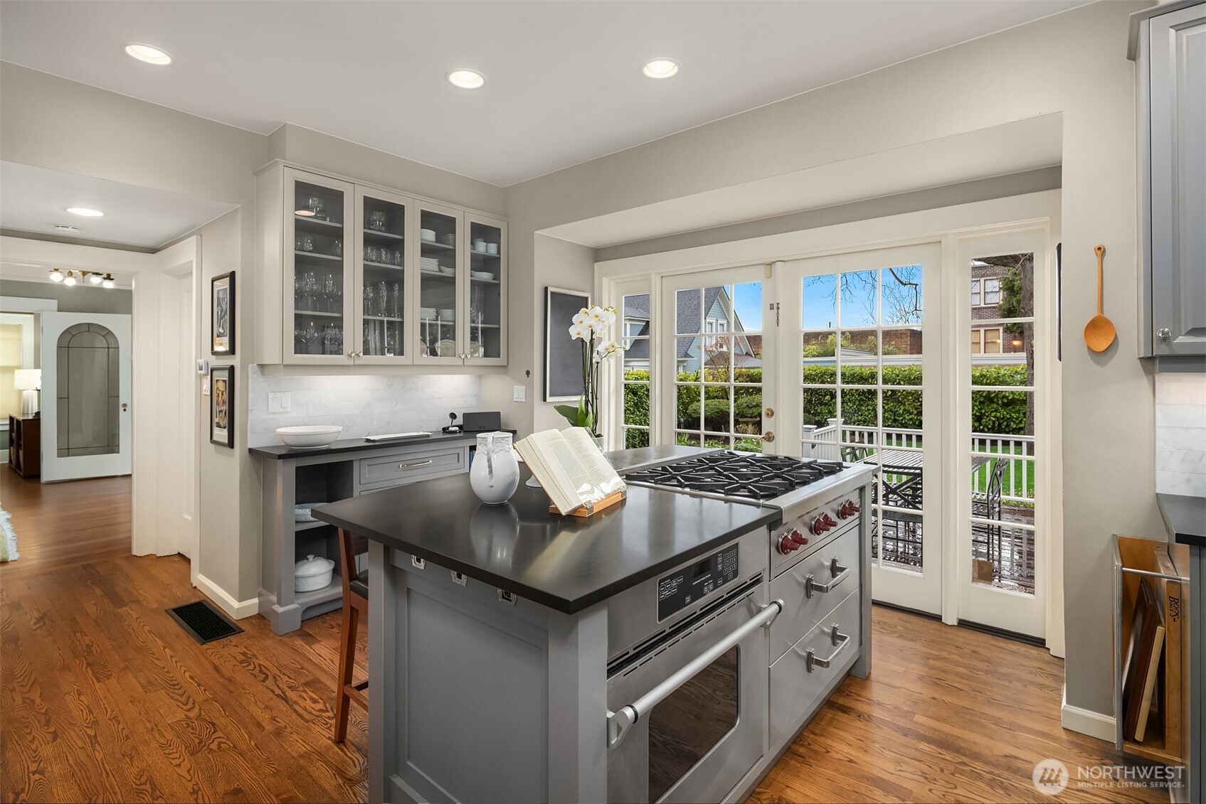 3609 Burke Avenue N, Seattle, WA 98103