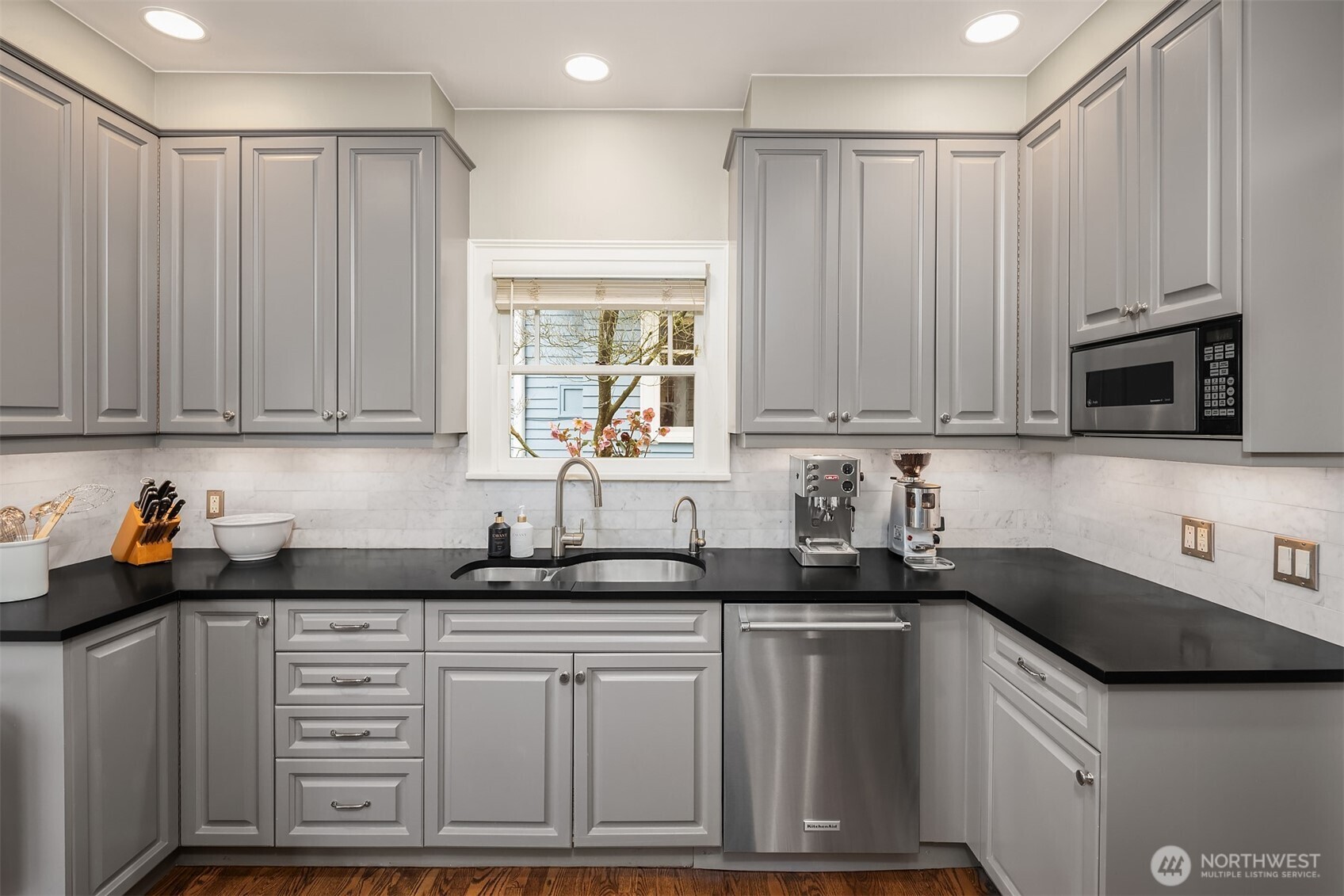 3609 Burke Avenue N, Seattle, WA 98103