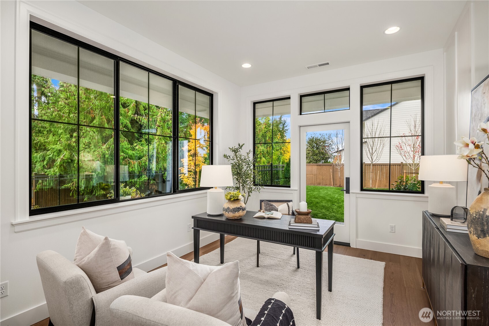 13988 SE 5th Street , Bellevue, WA 98005