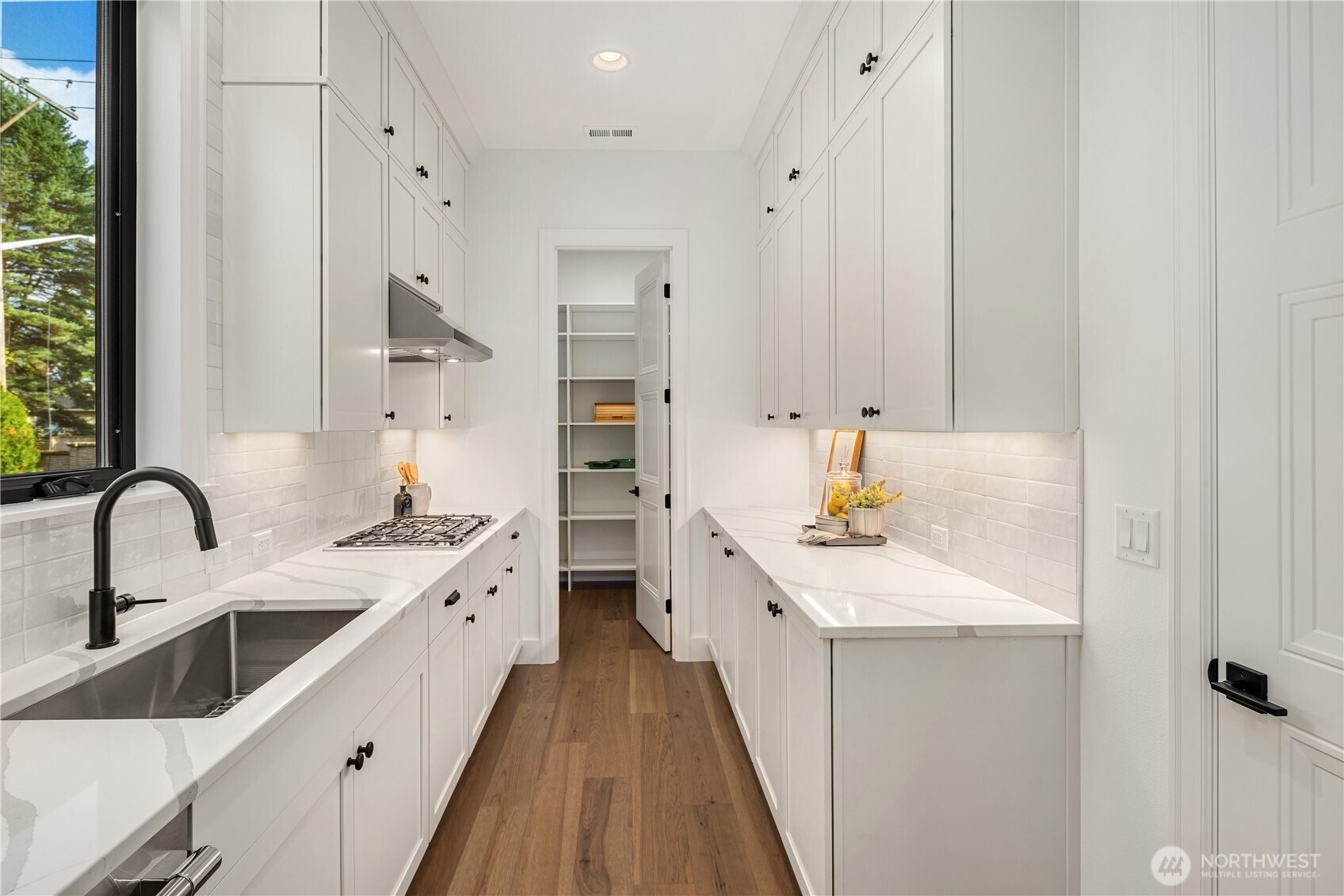 13988 SE 5th Street , Bellevue, WA 98005