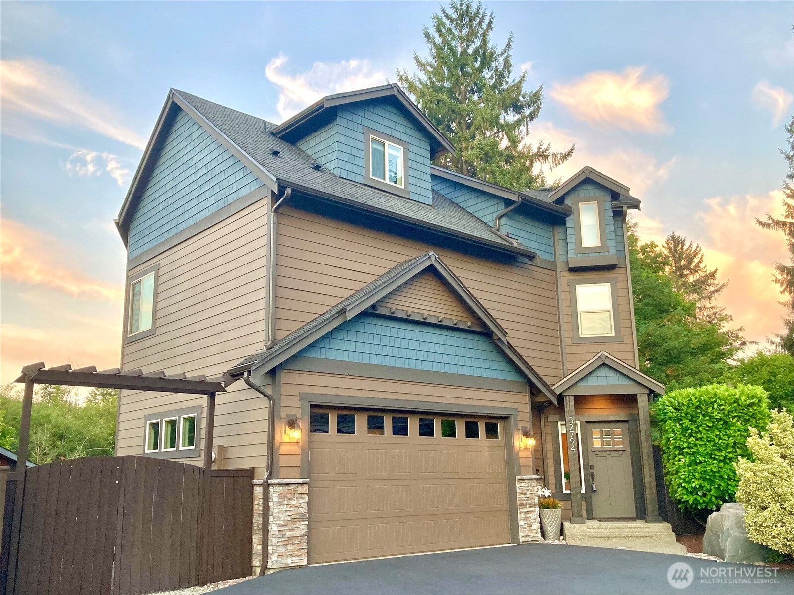 32794 Abrams Avenue , Black Diamond, WA 98010