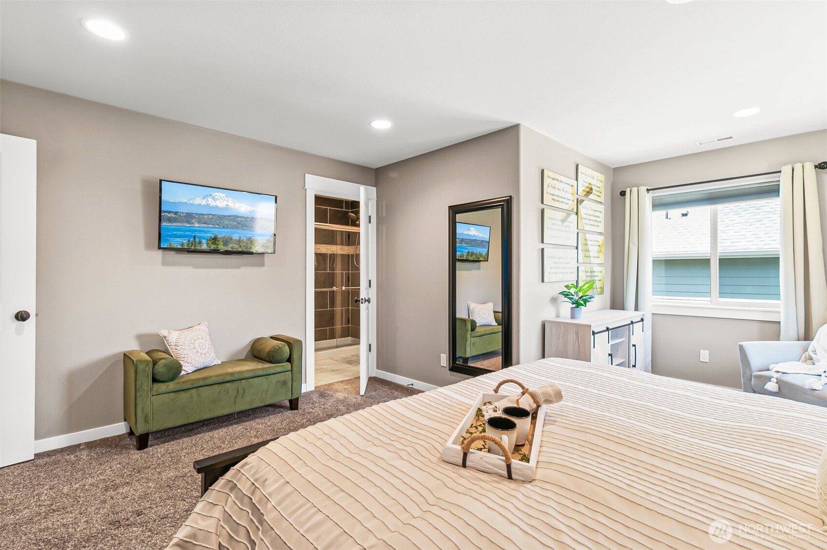 32794 Abrams Avenue , Black Diamond, WA 98010