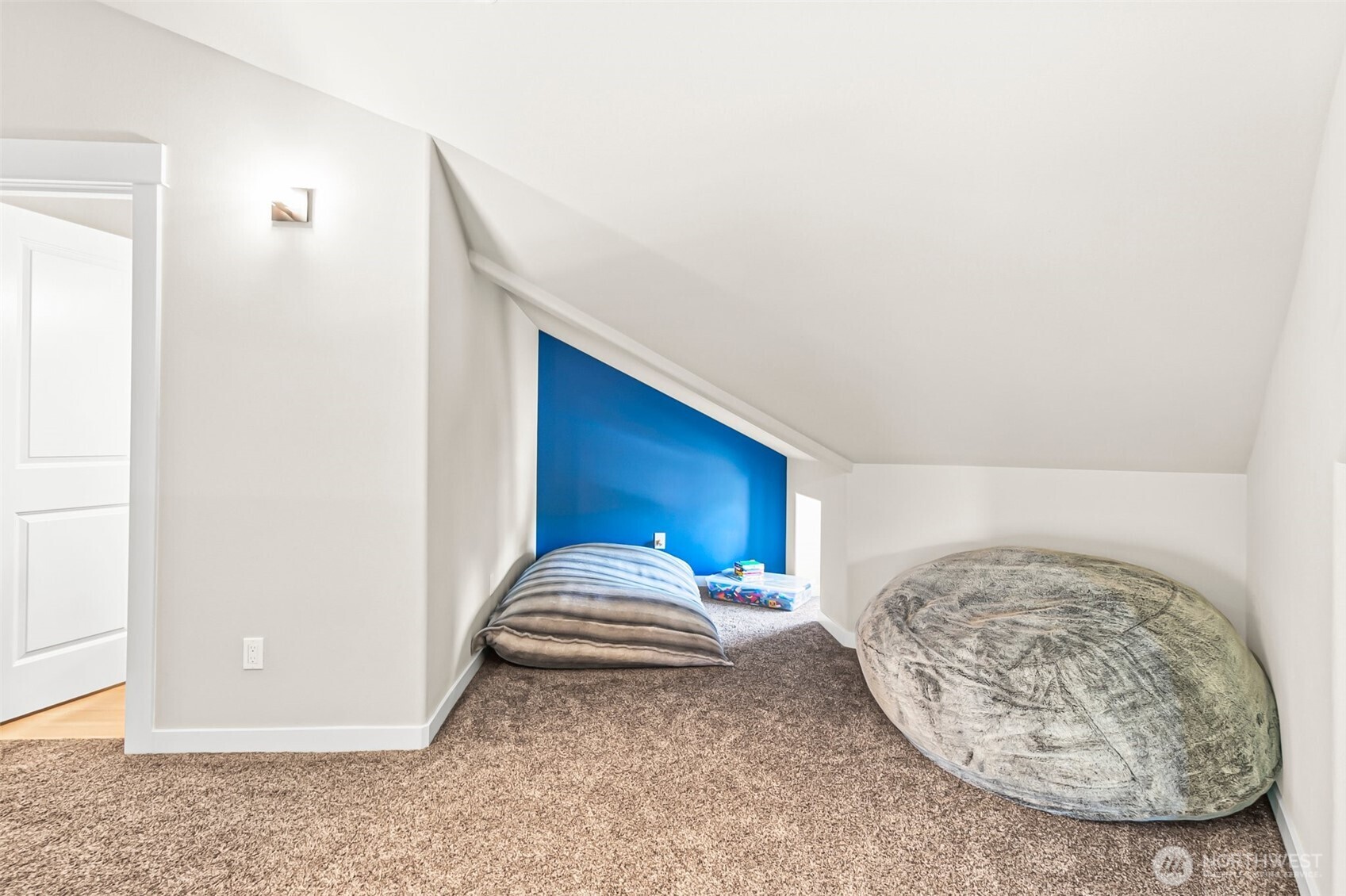 32794 Abrams Avenue , Black Diamond, WA 98010