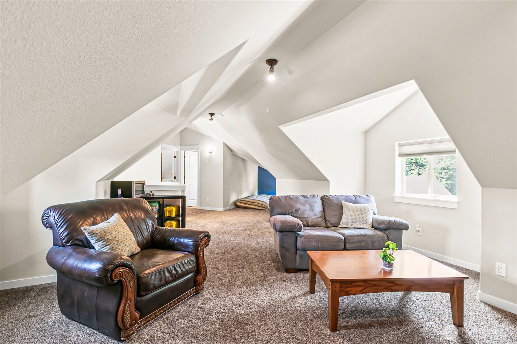 32794 Abrams Avenue , Black Diamond, WA 98010