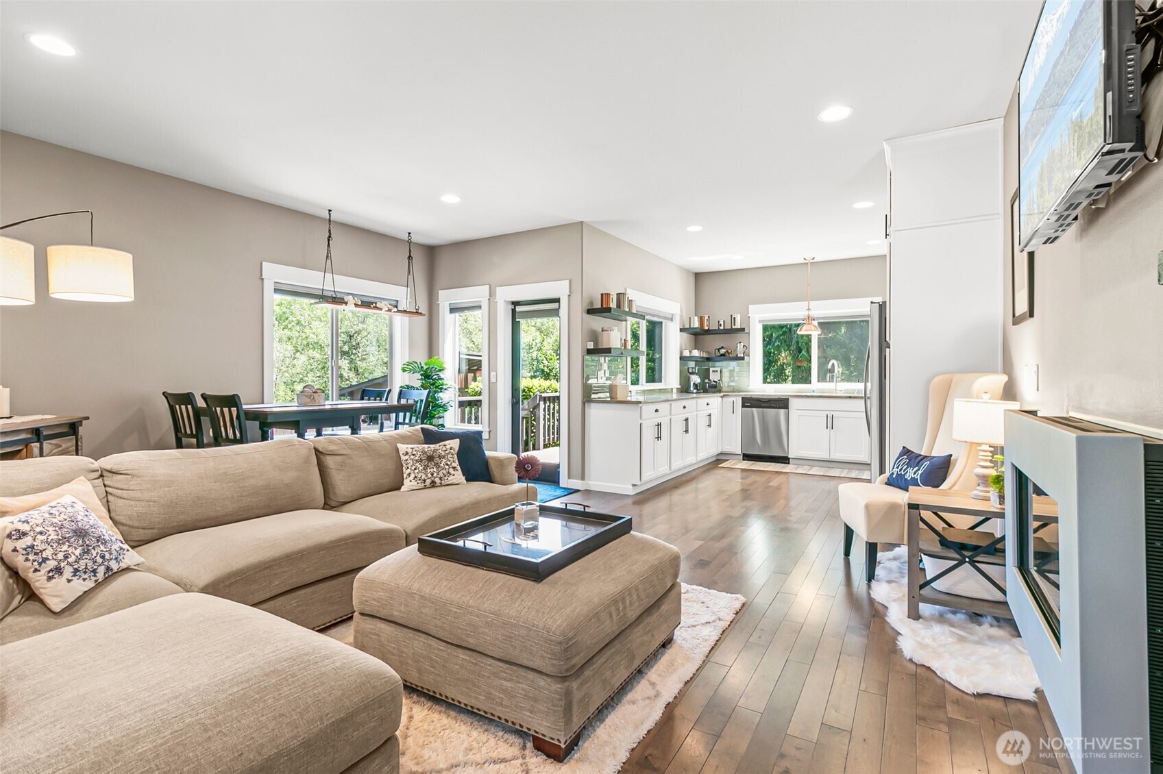 32794 Abrams Avenue , Black Diamond, WA 98010