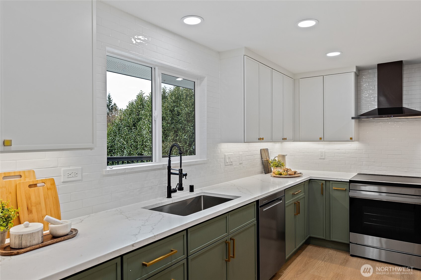 19628 Heinz Place , Lynnwood, WA 98036-5828