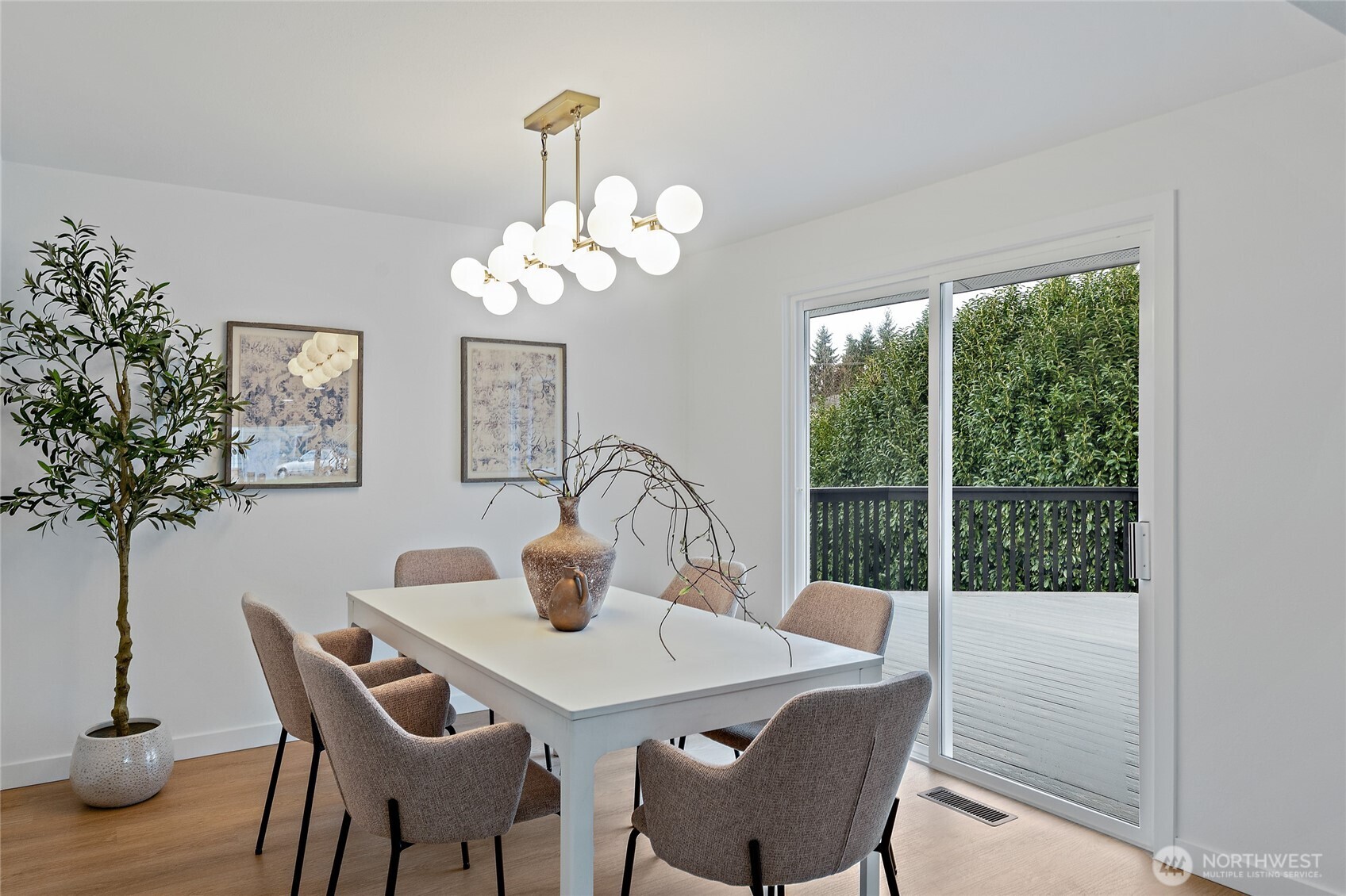 19628 Heinz Place , Lynnwood, WA 98036-5828