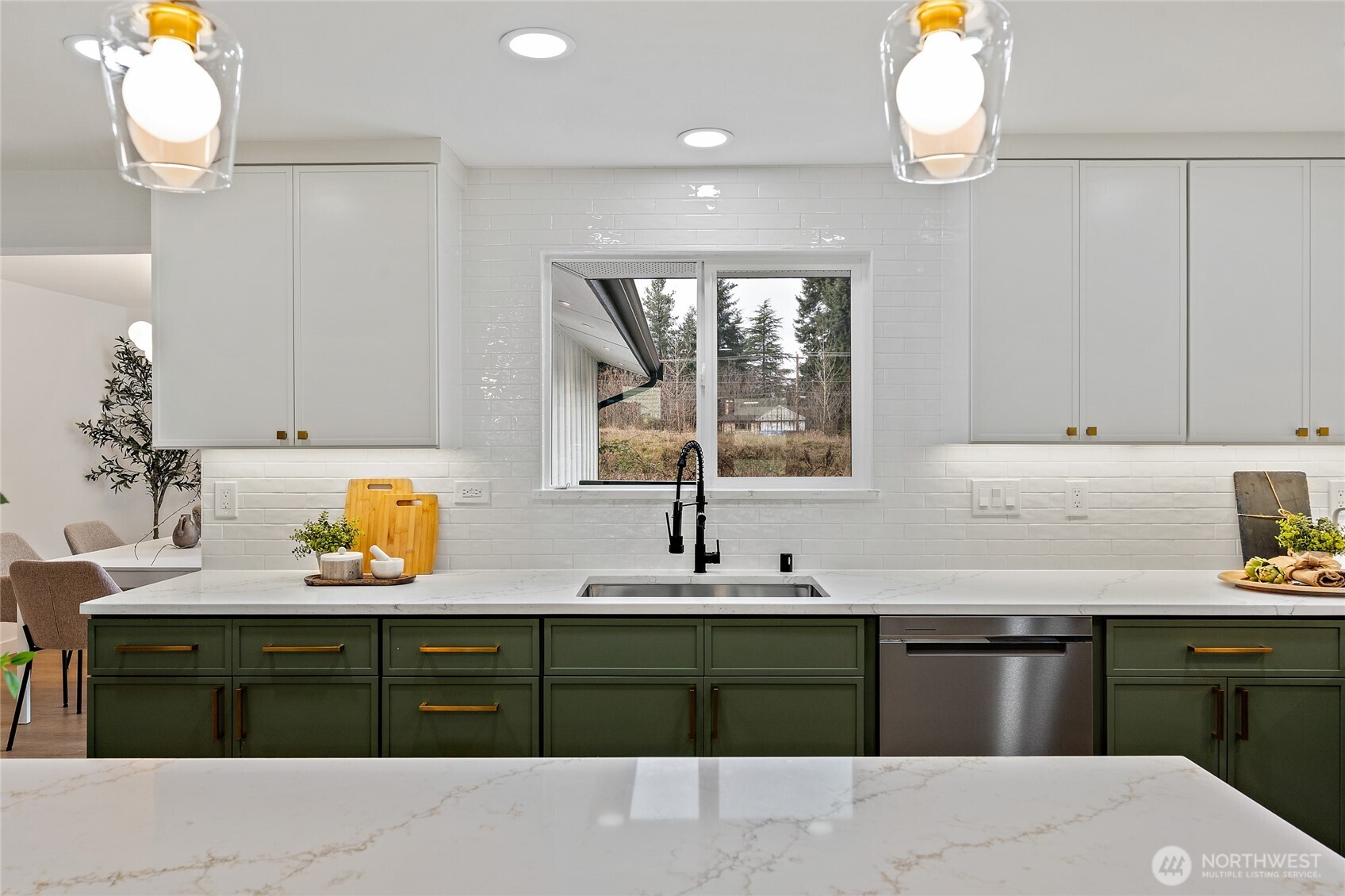 19628 Heinz Place , Lynnwood, WA 98036-5828