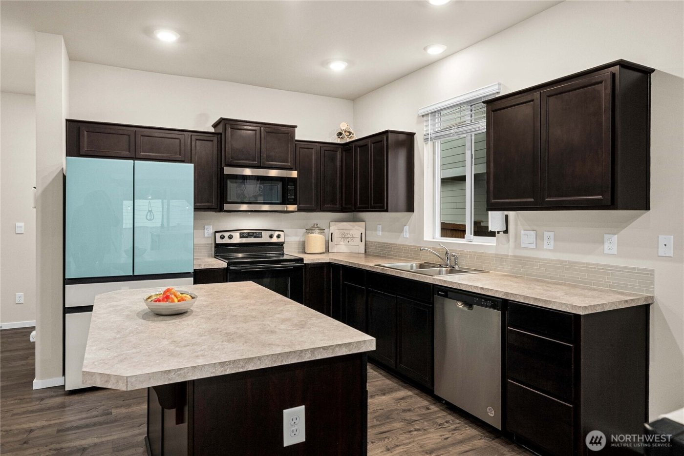 18785 Lipoma Place E, Puyallup, WA 98374