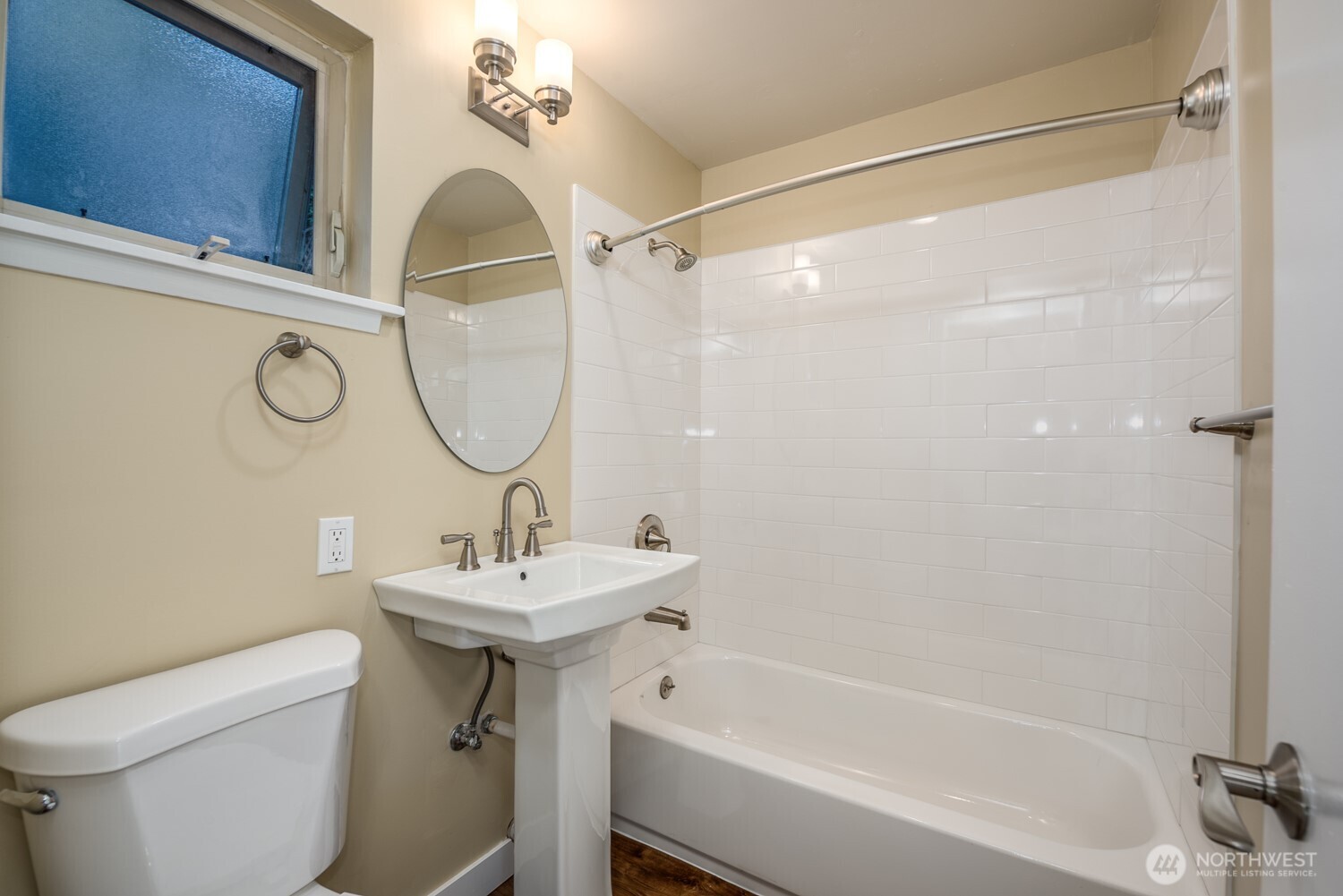 6515 5th Avenue NE, Seattle, WA 98115-2403