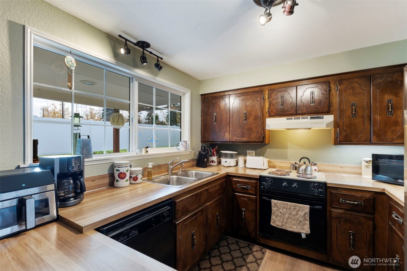 112 Galaxie Road , Chehalis, WA 98532