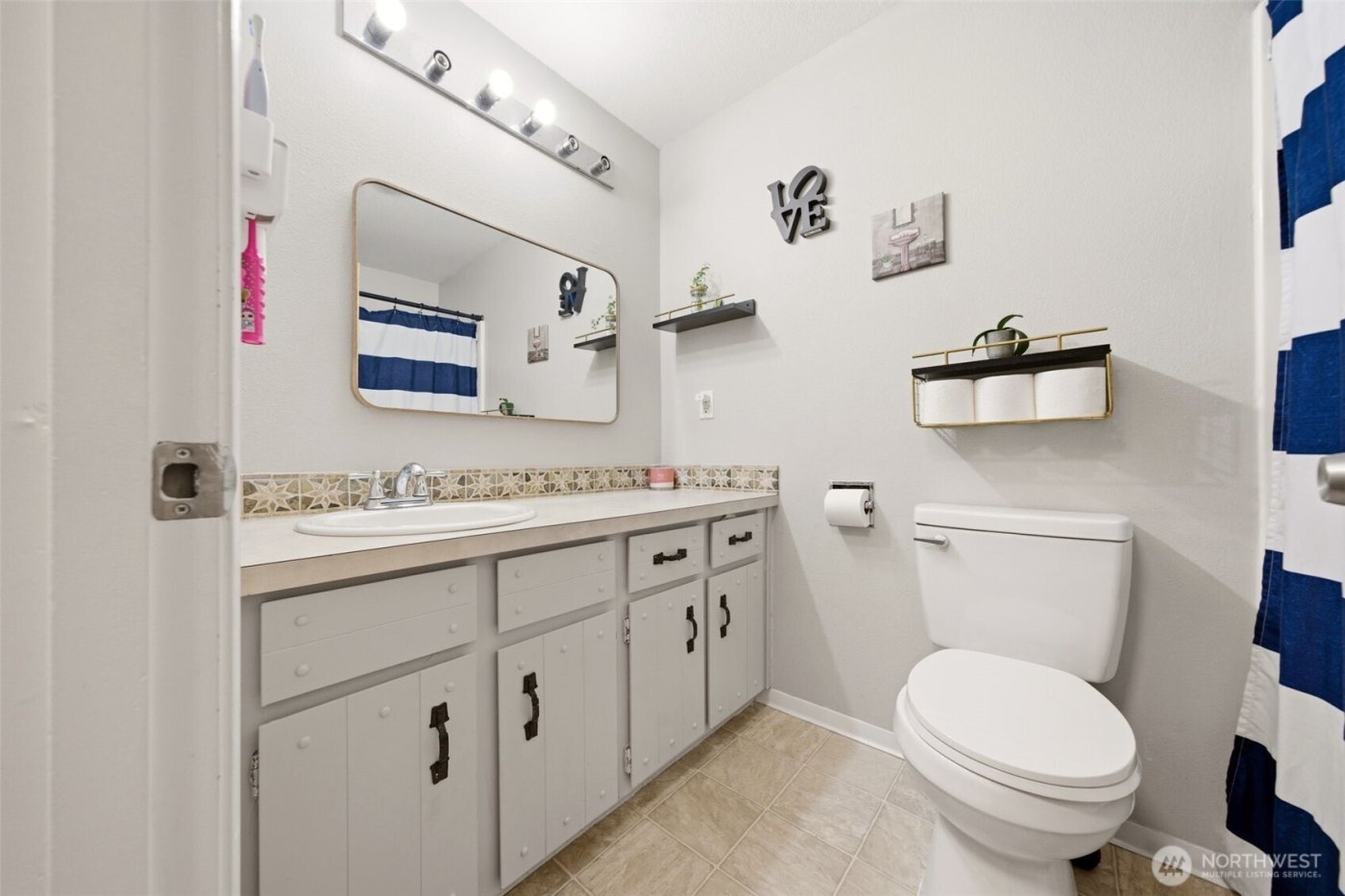 1302 Bloyd Street , Kelso, WA 98626