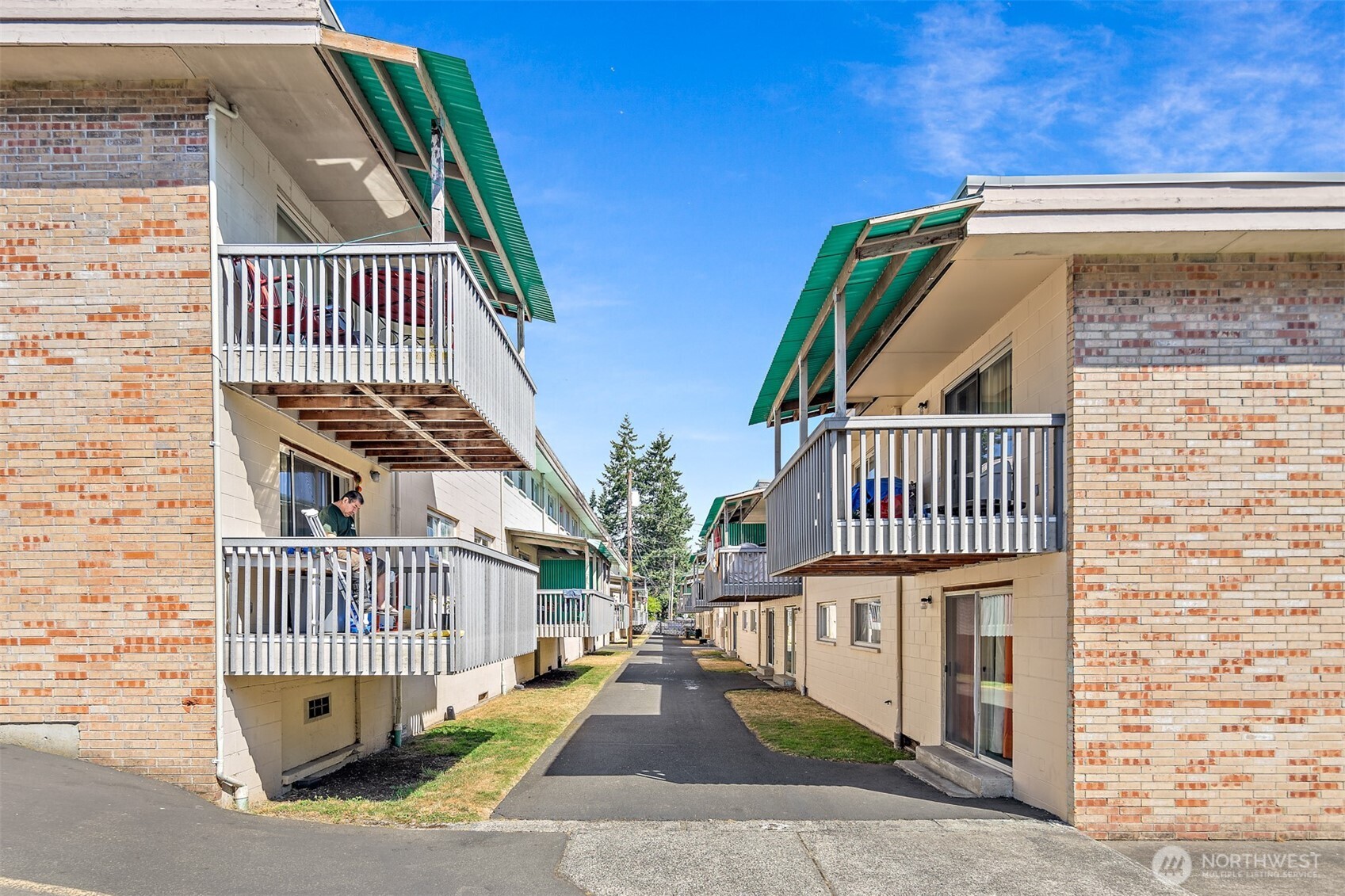 6630 202nd Street SW, Lynnwood, WA 98036