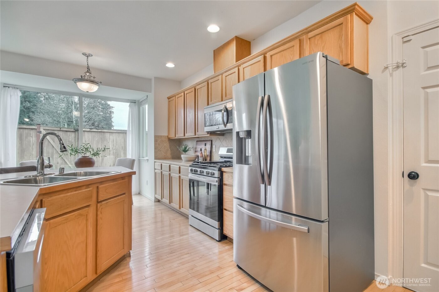 512 29th Ave SE, Puyallup, WA 98374