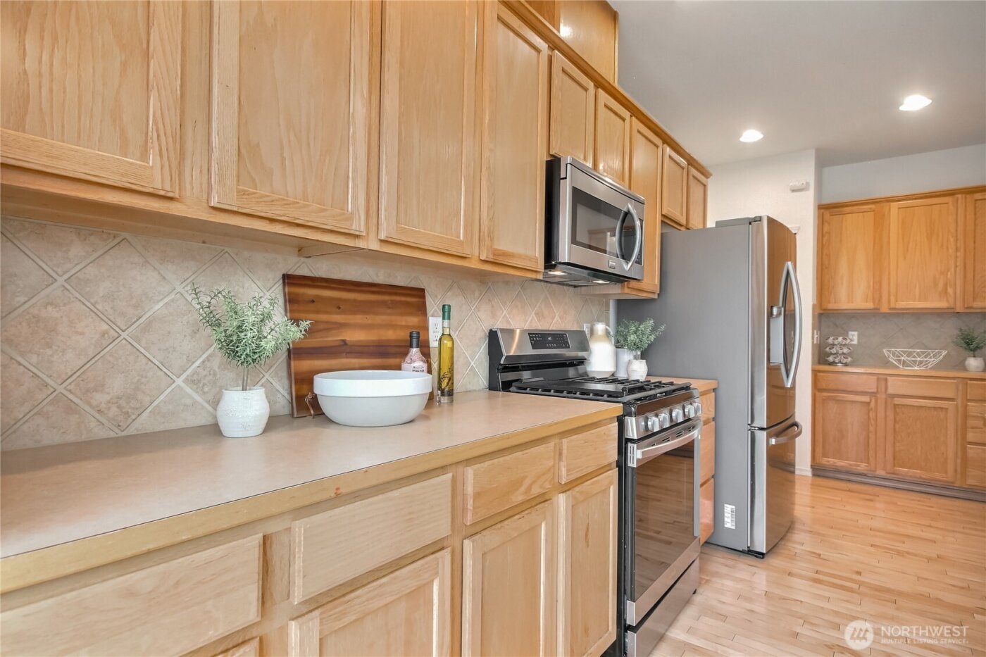 512 29th Ave SE, Puyallup, WA 98374