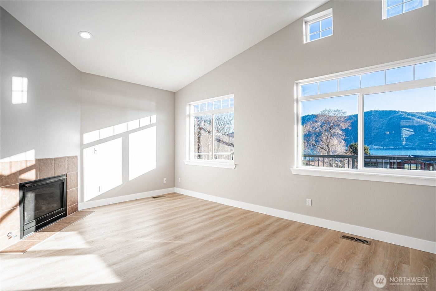 744 Wapato Way ##B, Manson, WA 98831