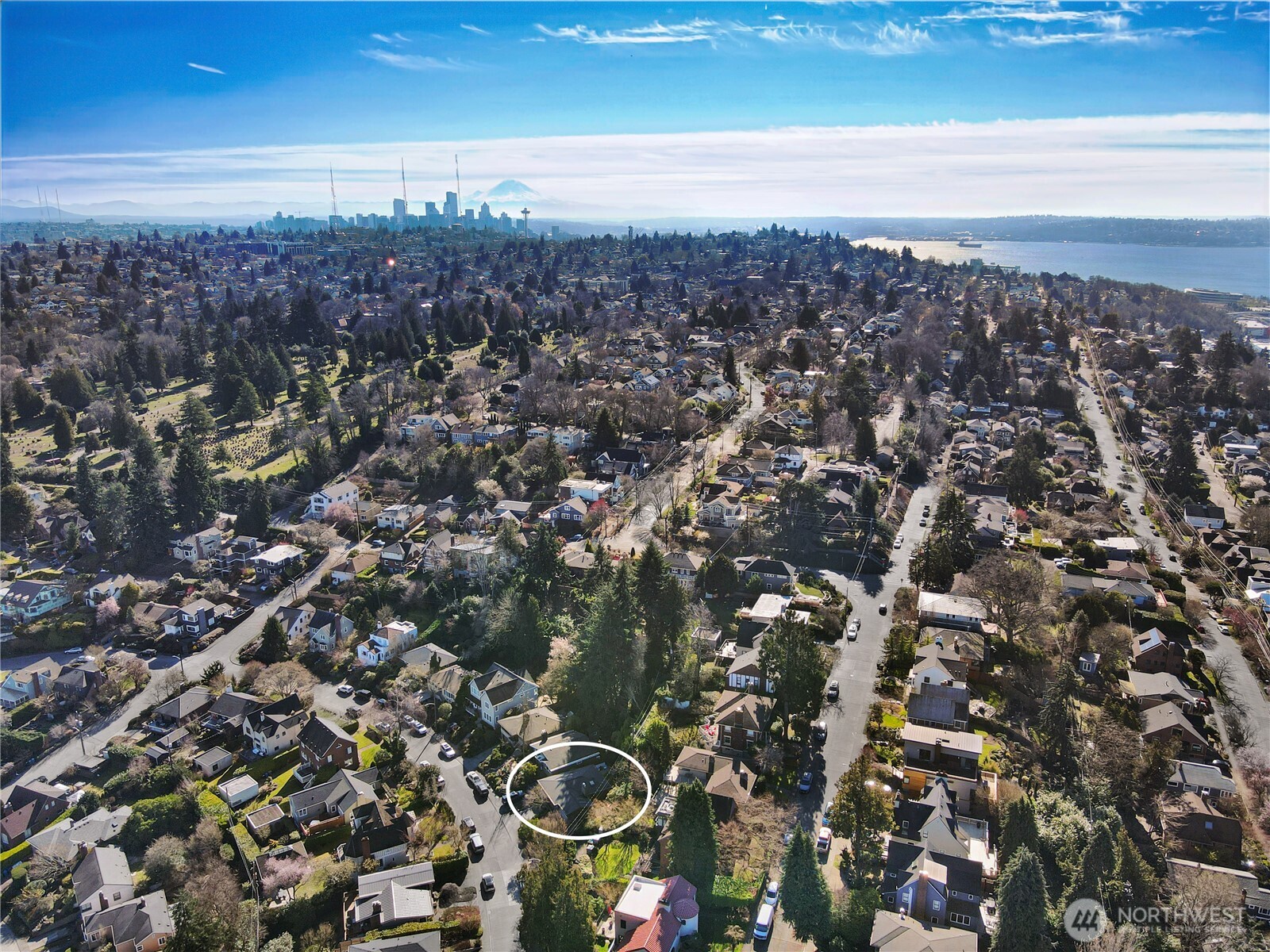 839 W Etruria Street , Seattle, WA 98119