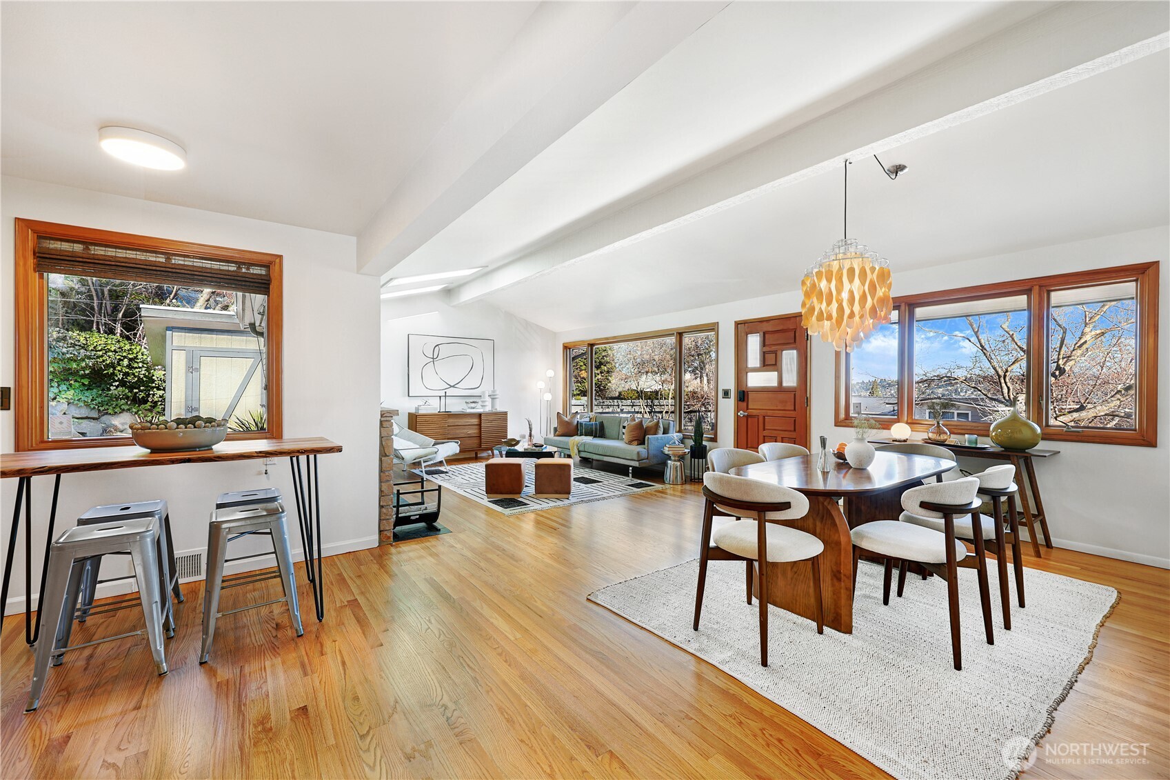 839 W Etruria Street , Seattle, WA 98119