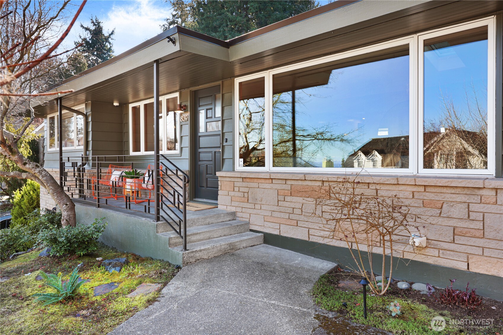 839 W Etruria Street , Seattle, WA 98119