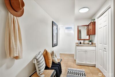 839 W Etruria Street , Seattle, WA 98119 - Photo 27