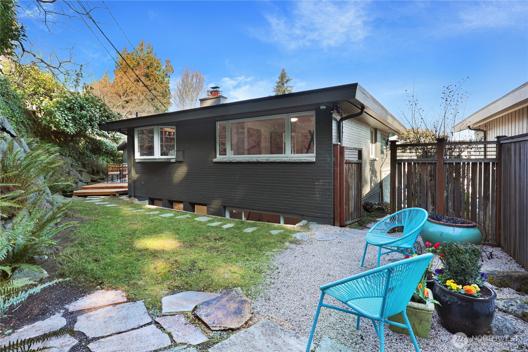 839 W Etruria Street , Seattle, WA 98119