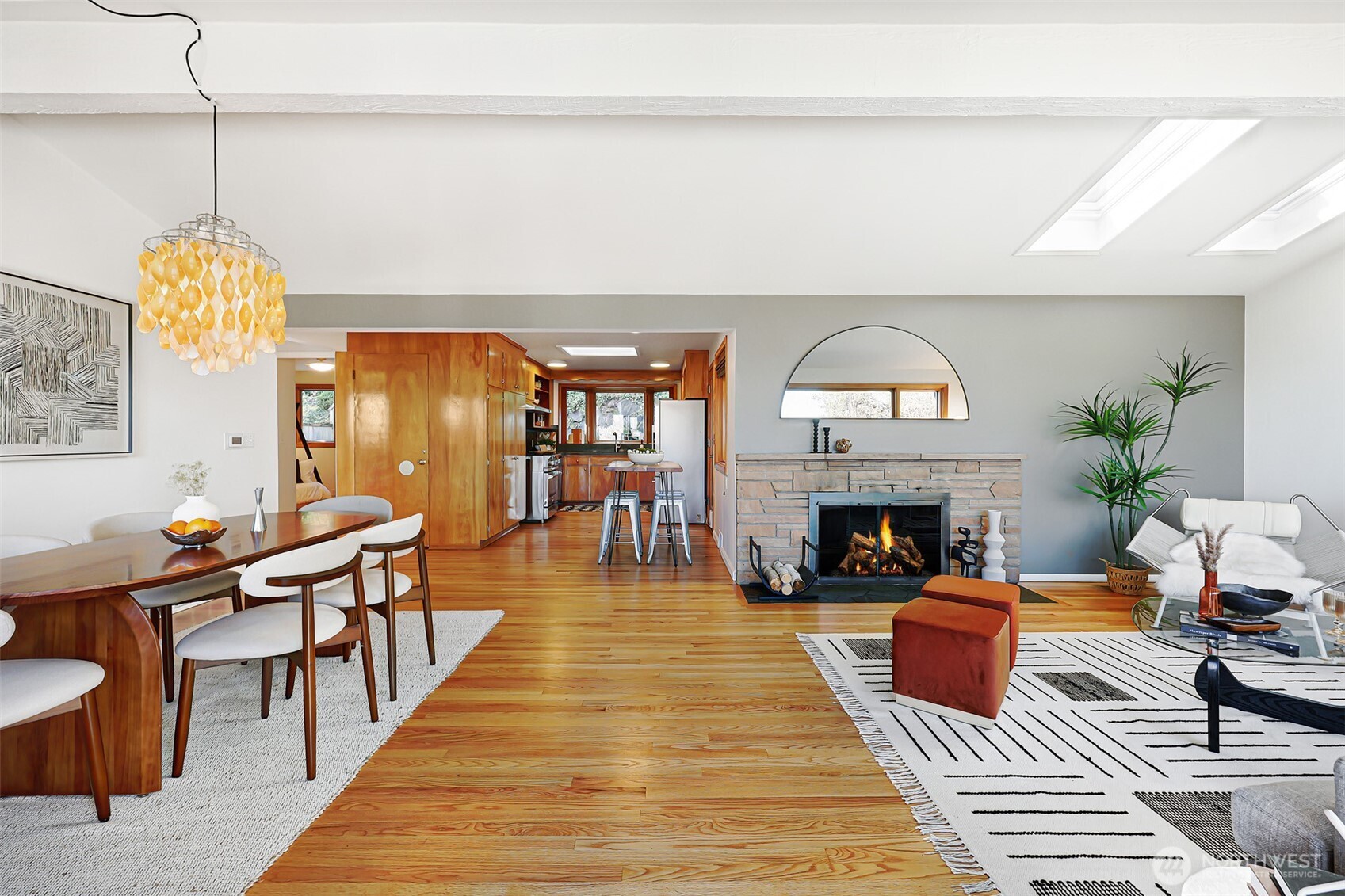 839 W Etruria Street , Seattle, WA 98119