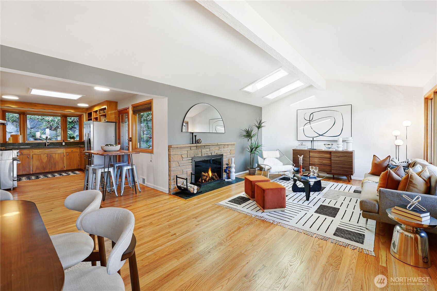 839 W Etruria Street , Seattle, WA 98119