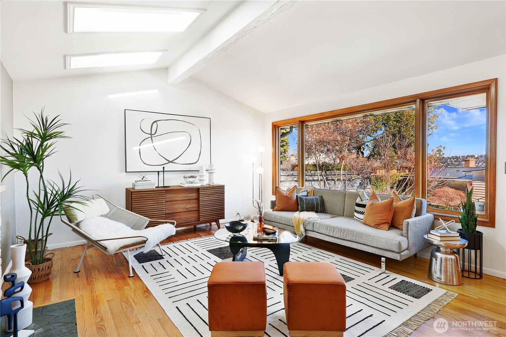 839 W Etruria Street , Seattle, WA 98119