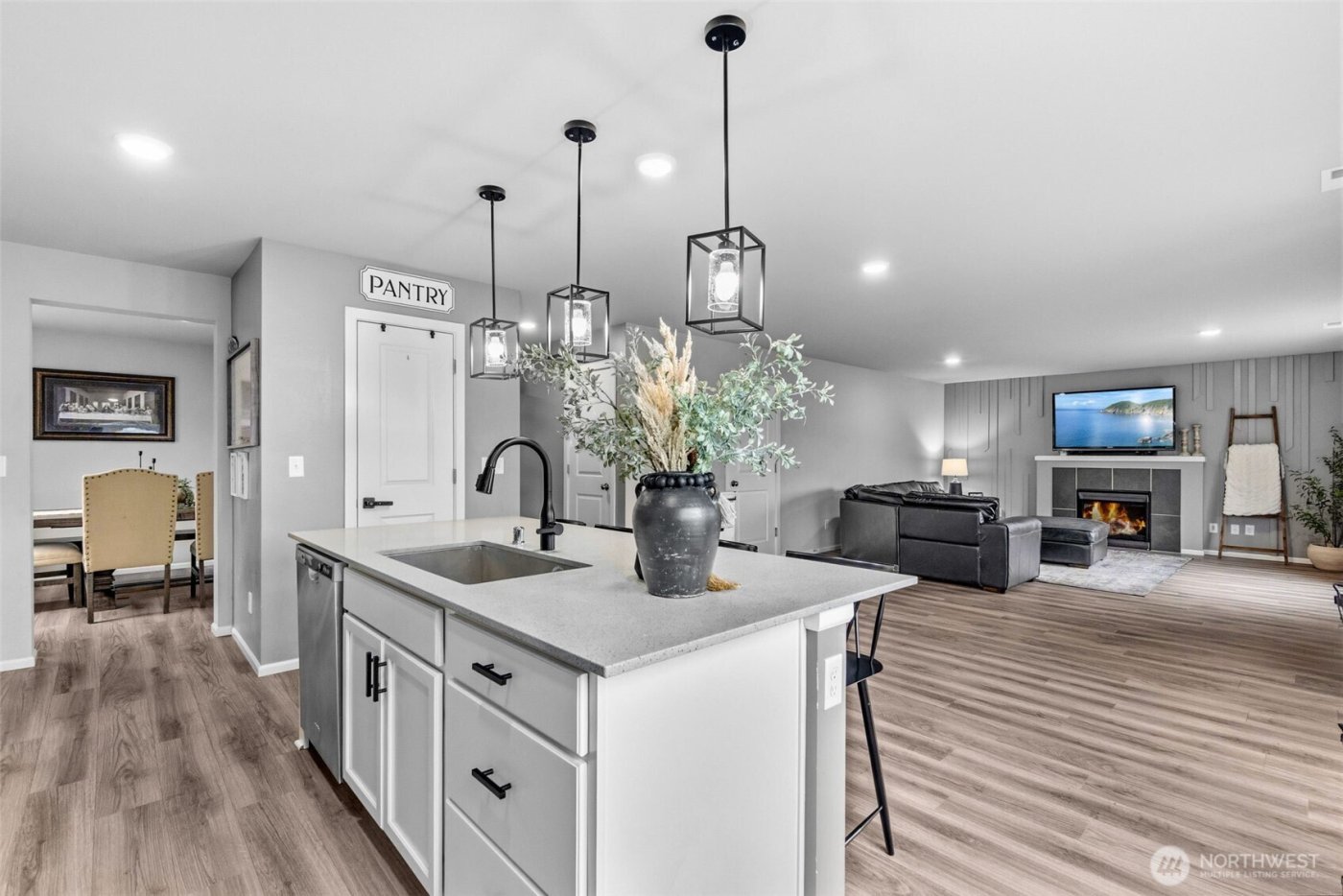 9274 Candytuft Drive SE, Tumwater, WA 98501