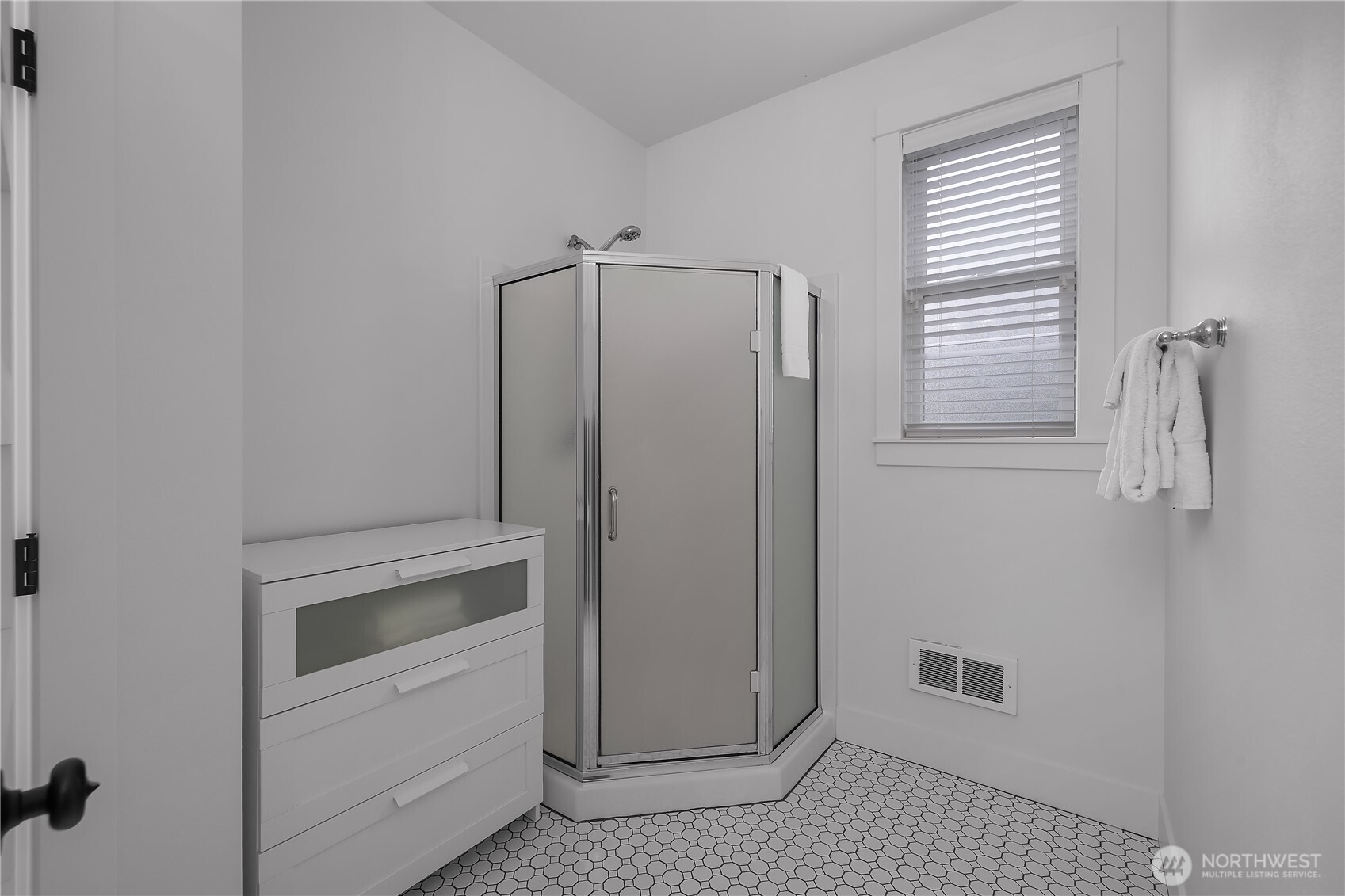 267 Compass Street , Pacific Beach, WA 98571