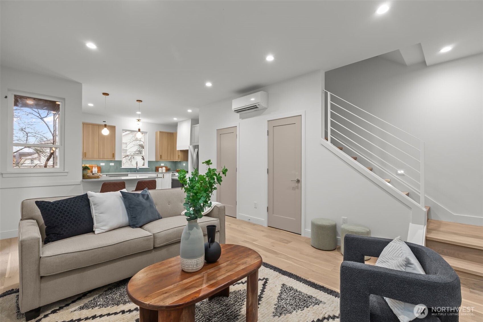 3550 S Dawson Street , Seattle, WA 98118