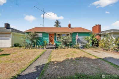 1717 10th Avenue , Longview, WA 98632 - Photo 1