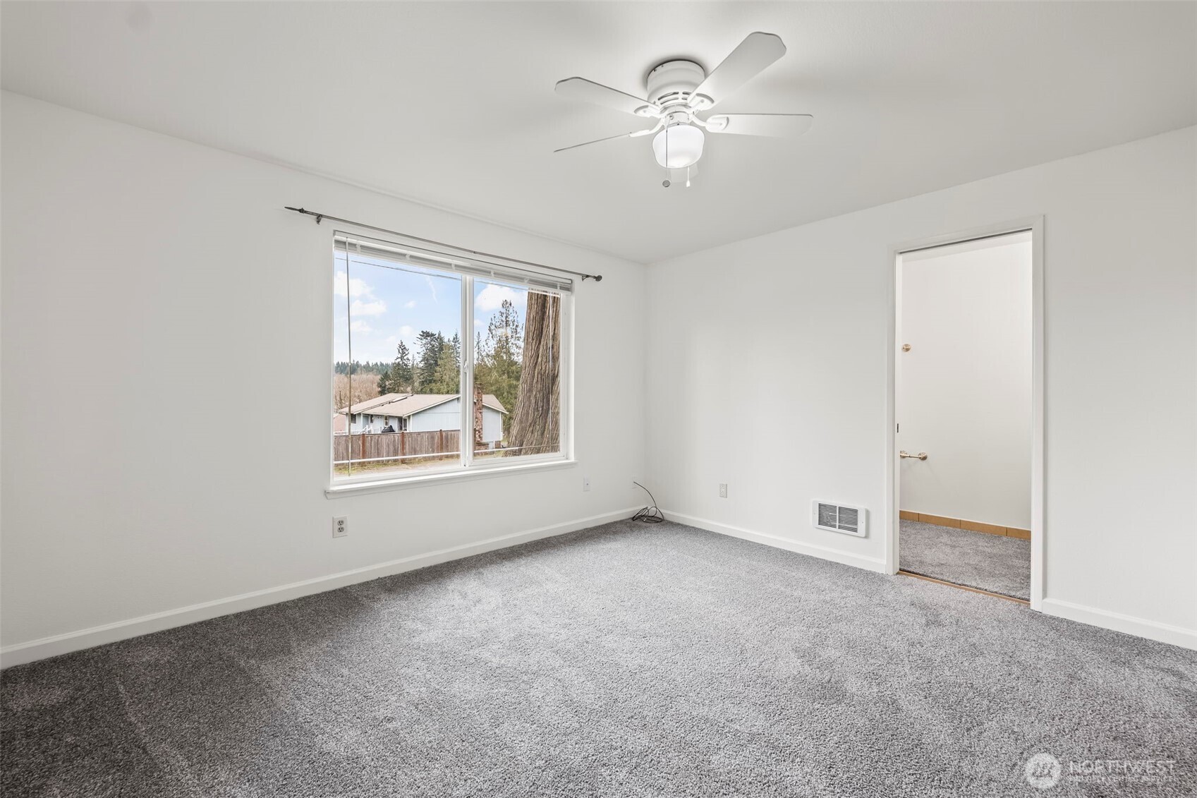 7505 Bridge Place NE, Bremerton, WA 98311-3268