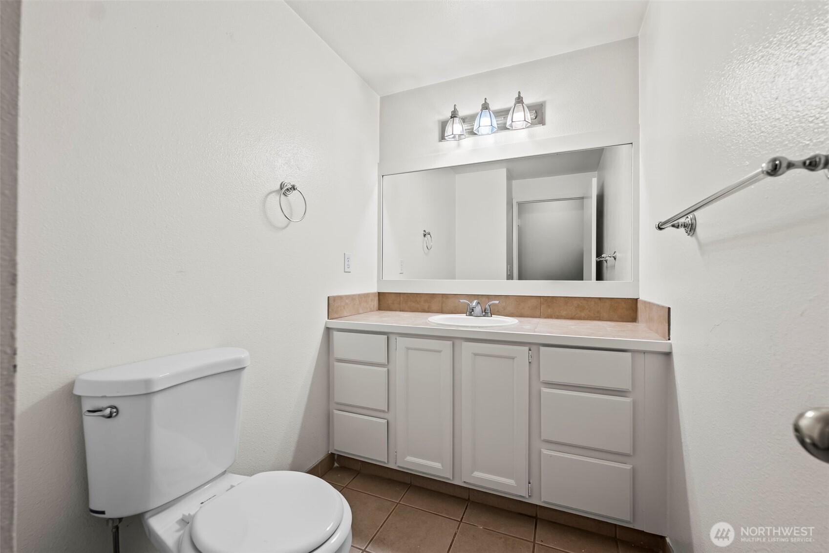 7505 Bridge Place NE, Bremerton, WA 98311-3268