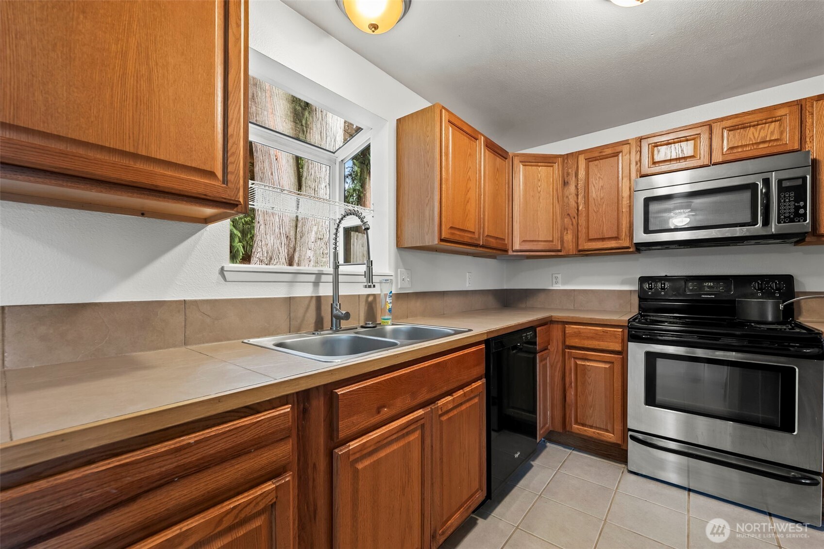 7505 Bridge Place NE, Bremerton, WA 98311-3268