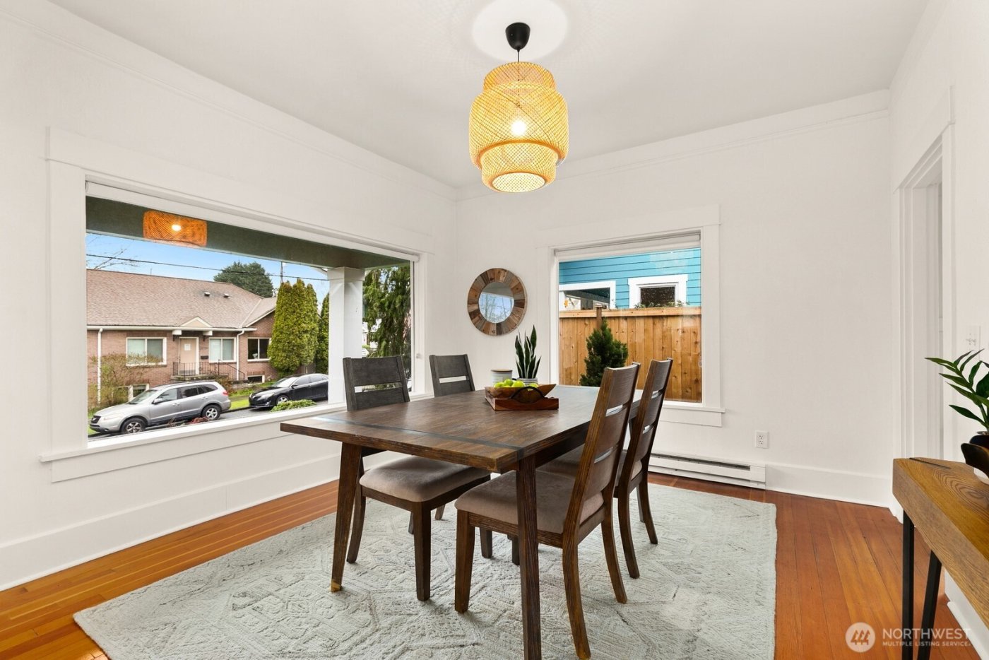 4207 SW Manning St , Seattle, WA 98116