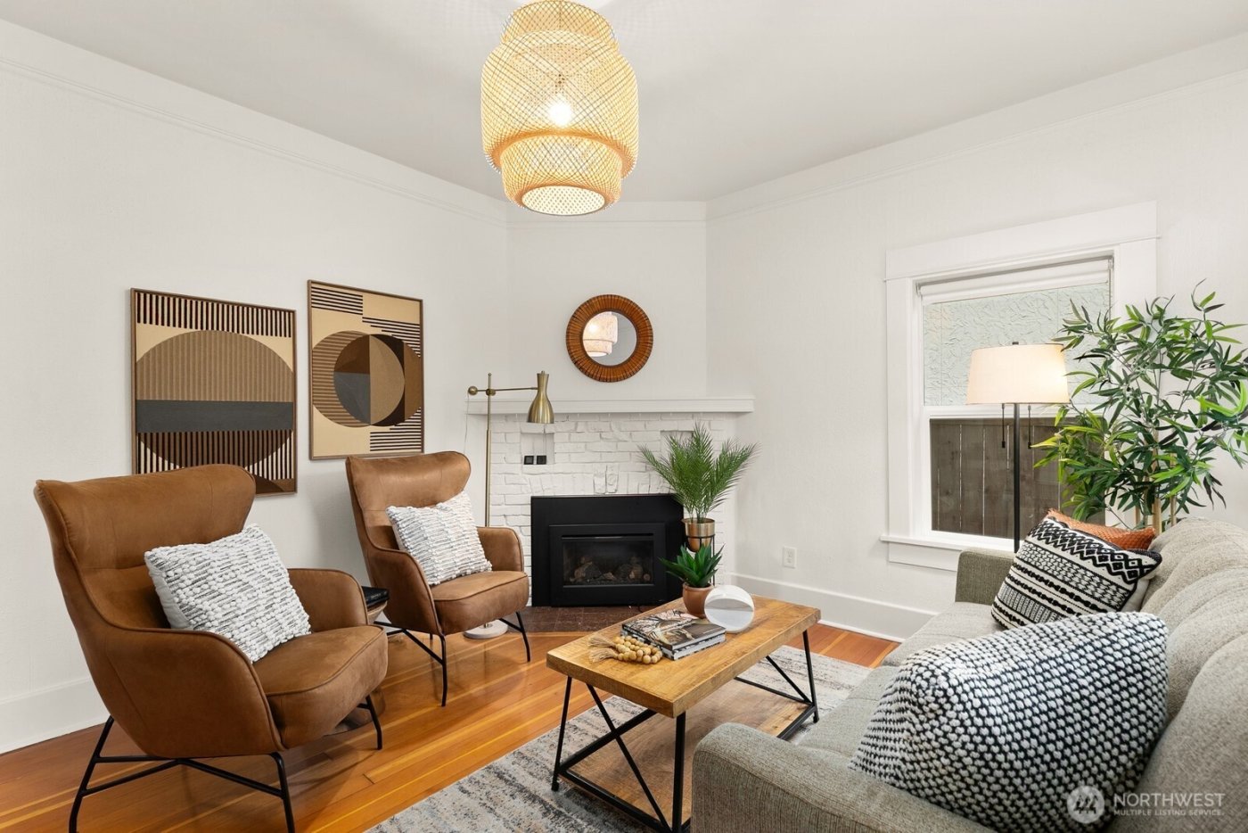 4207 SW Manning St , Seattle, WA 98116