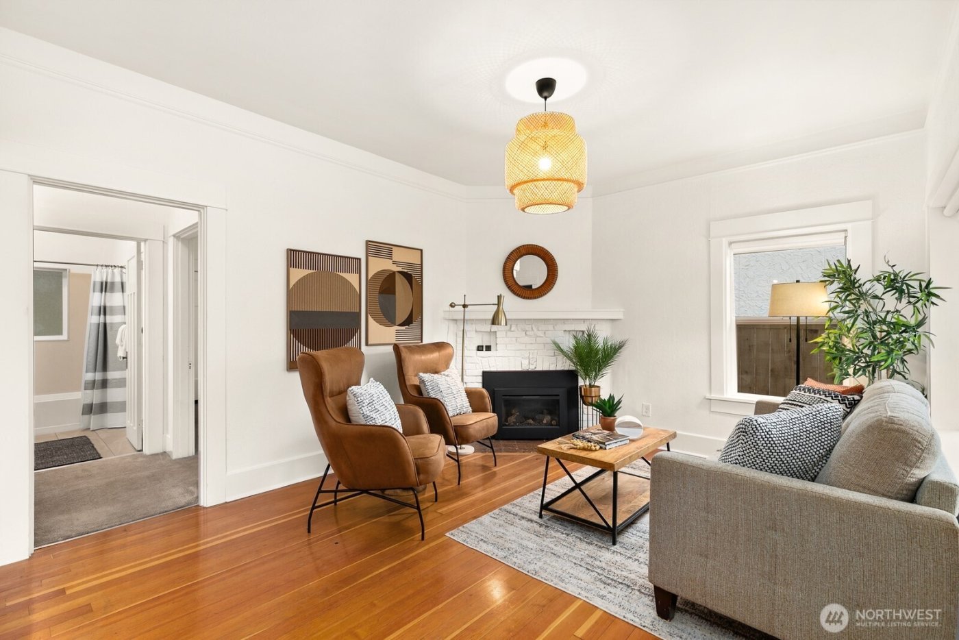 4207 SW Manning St , Seattle, WA 98116