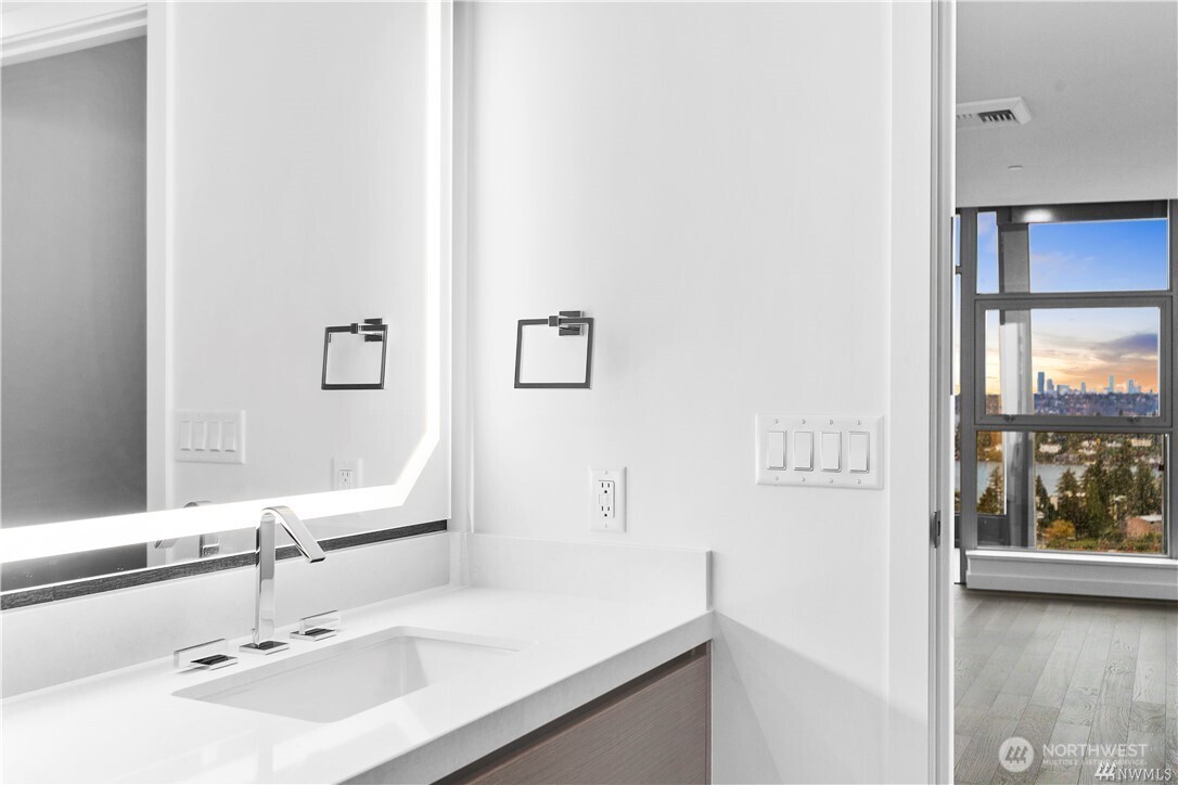 188 Bellevue Way NE #1907, Bellevue, WA 98004