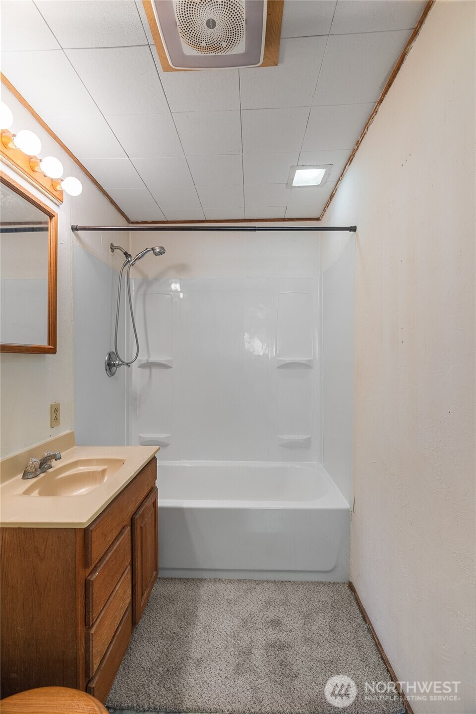 1634 First Avenue , Grayland, WA 98547