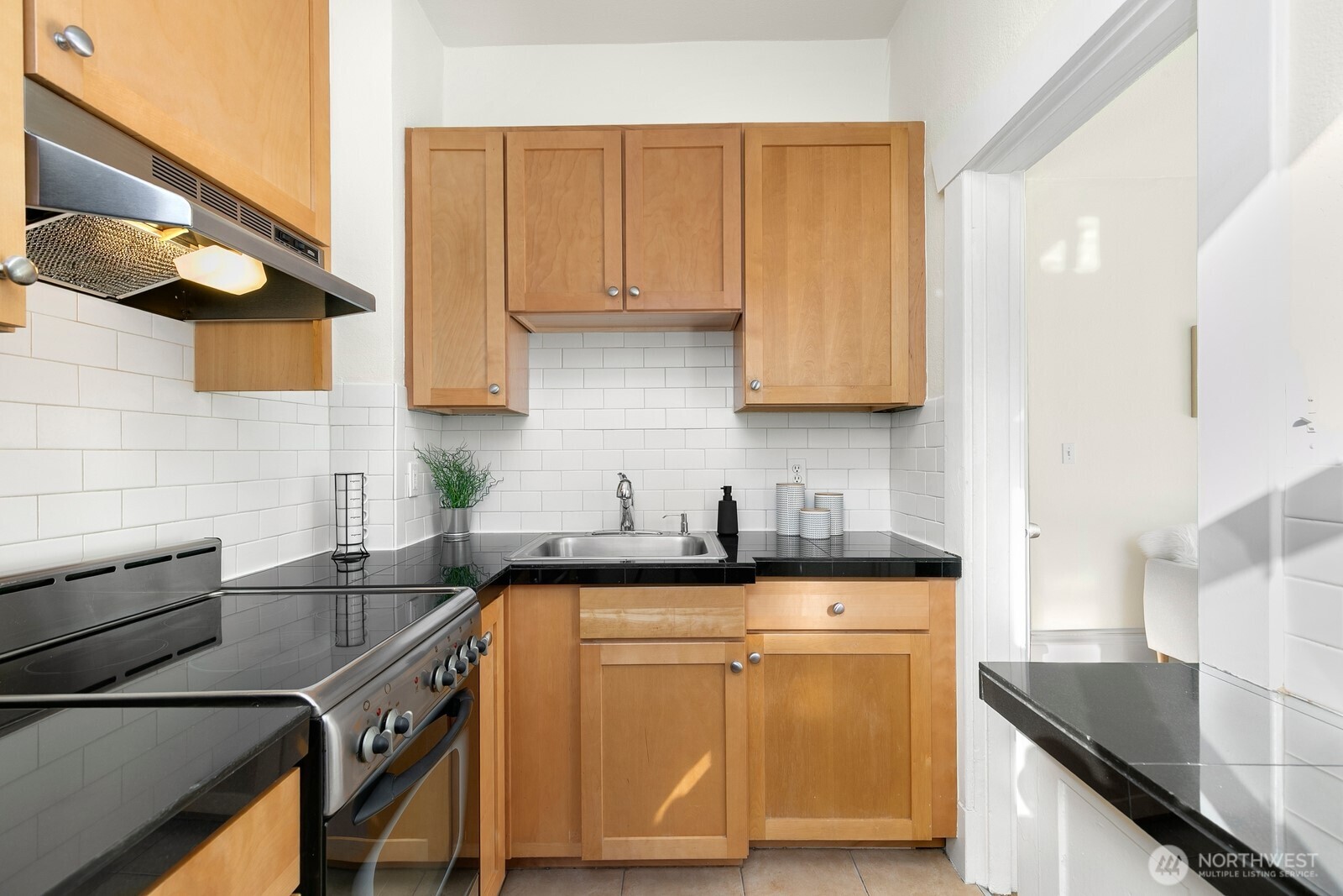 901 NE 43rd Street #306, Seattle, WA 98105