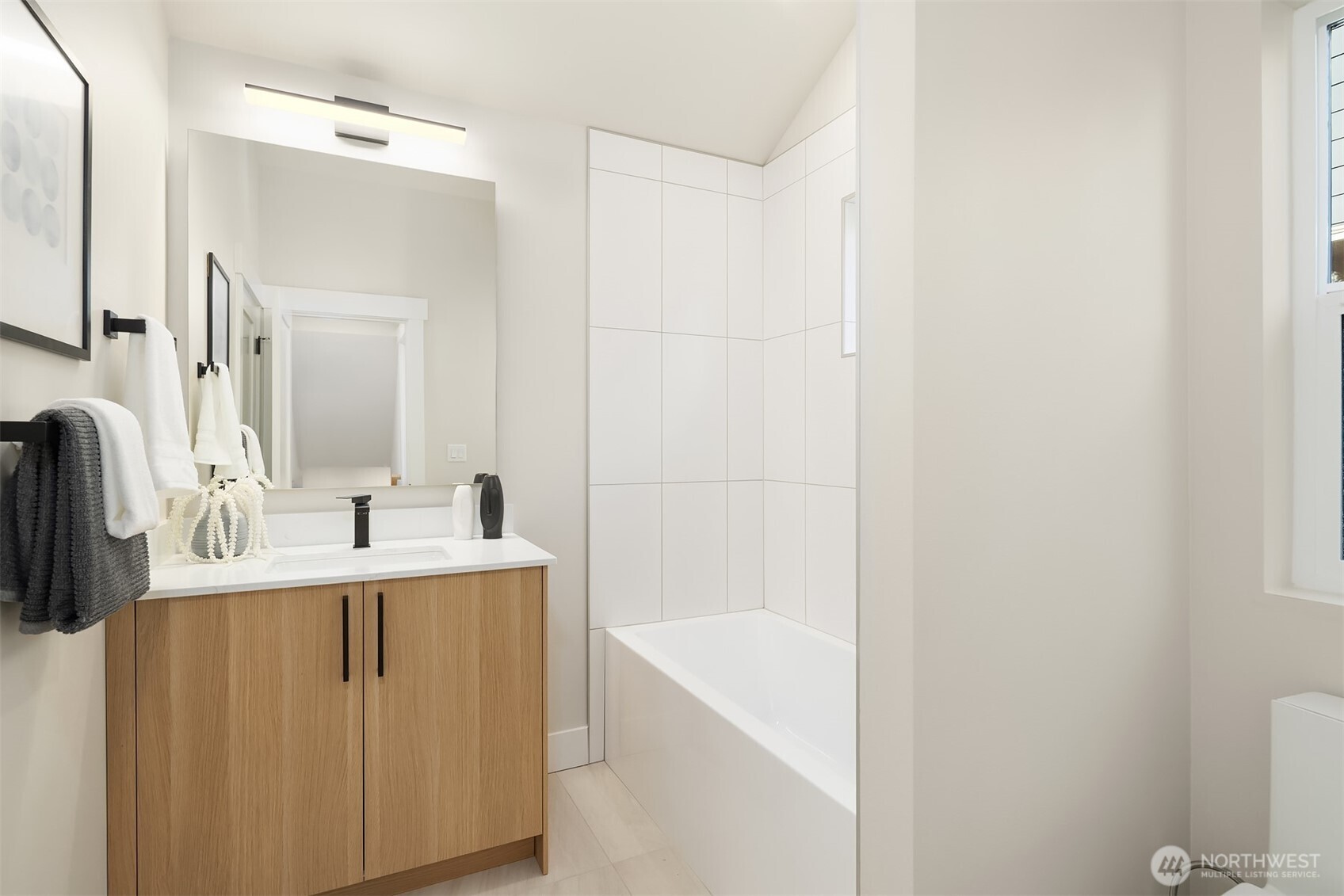 1411 Martin Luther King Jr Way , Seattle, WA 98122