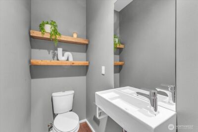 3001 60th Avenue SW, Seattle, WA 98116 - Photo 10